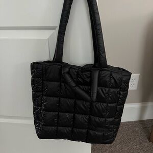 Black, Brown and VS Tote Bags
Perfect for the gym 💕